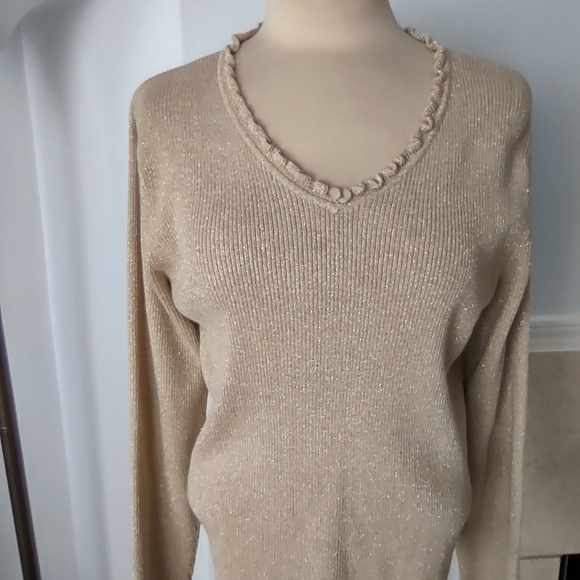 Gold V-Neck Scoop Sweeater with Ruffles PL - Picture 2 of 8